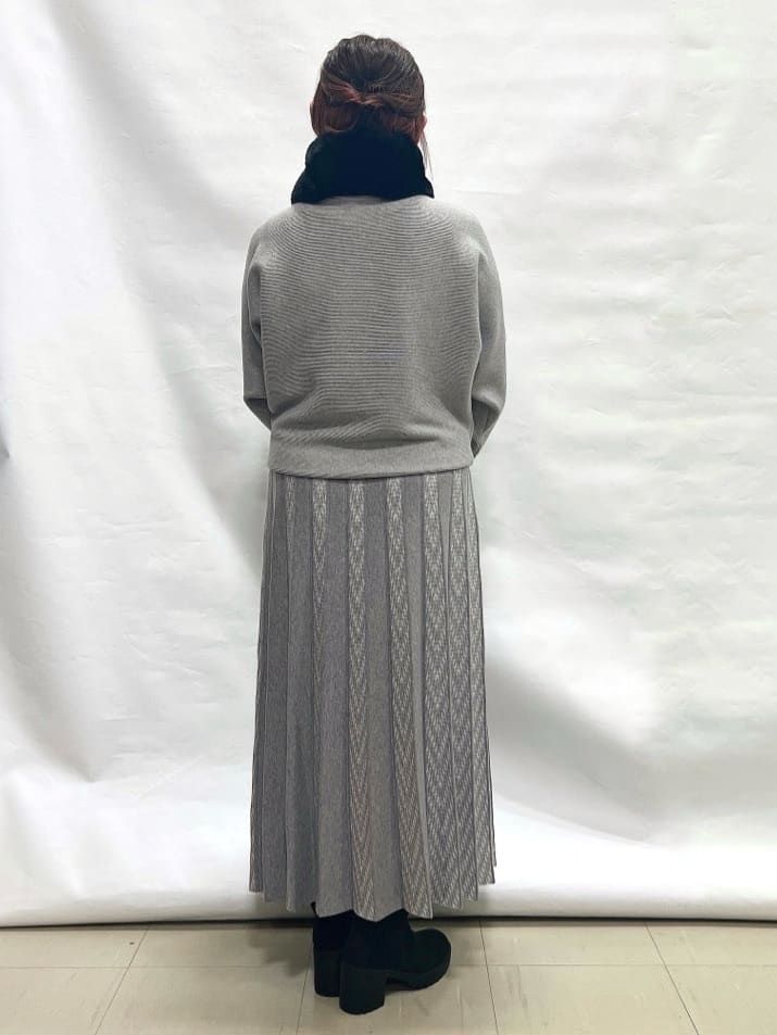 YUIさんの「SHOO･LA･RUE｜フェイクパール付きフェイクファーティペット」を使ったコーディネート