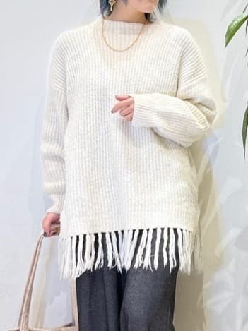 misakiさんの「SHOO･LA･RUE｜【S-LL】1枚で決まる 裾フリンジニット」を使ったコーディネート