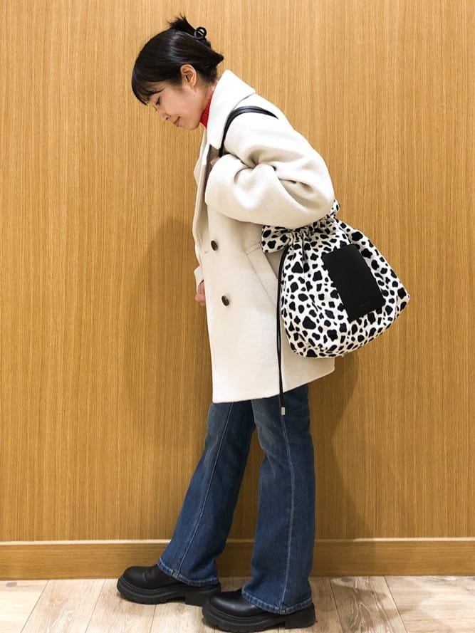tomoさんの「OPAQUE.CLIP｜カシミヤブレンドウールミドルピーコート」を使ったコーディネート
