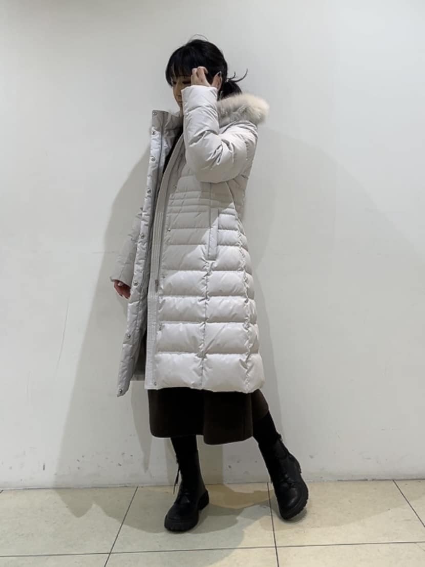 watanabeさんの「UNTITLED｜【はっ水機能/フード取り外し可/防寒】ロングダウンコート」を使ったコーディネート