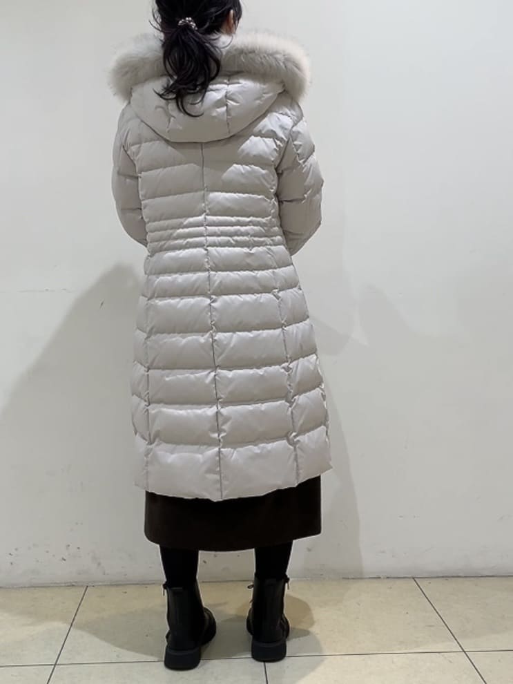 watanabeさんの「UNTITLED｜【はっ水機能/フード取り外し可/防寒】ロングダウンコート」を使ったコーディネート