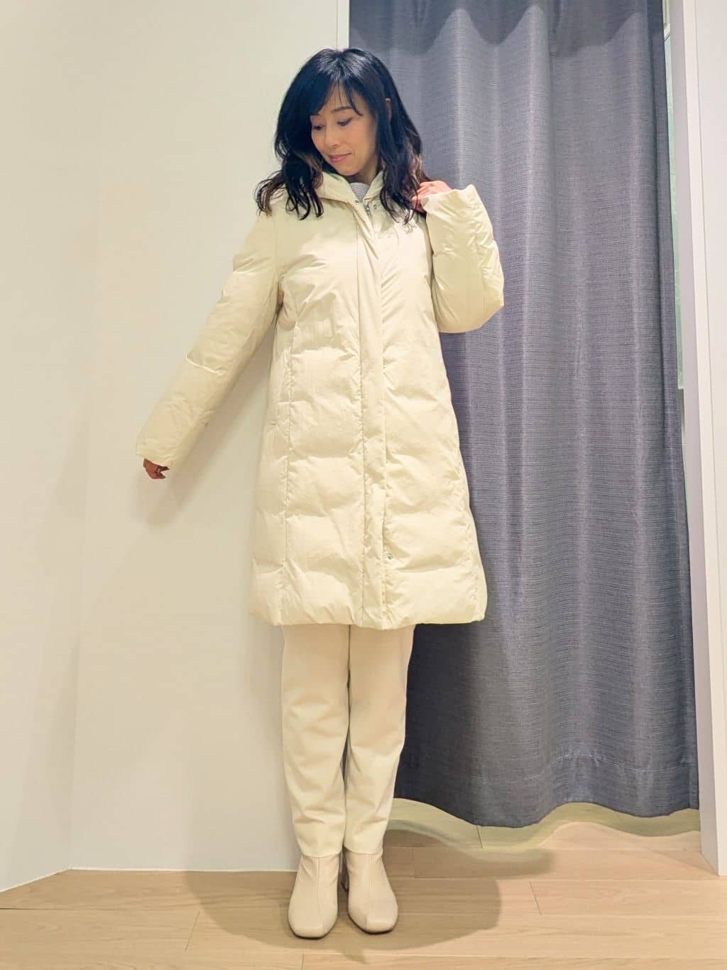 miiさんの「INDIVI｜【撥水／洗える】ステッチレス ロングダウンコート」を使ったコーディネート