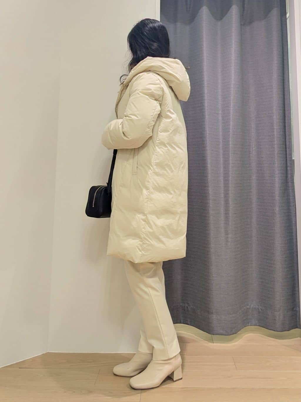 miiさんの「INDIVI｜【撥水／洗える】ステッチレス ロングダウンコート」を使ったコーディネート
