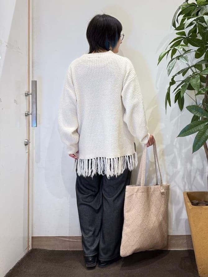 misakiさんの「SHOO･LA･RUE｜【S-LL】1枚で決まる 裾フリンジニット」を使ったコーディネート