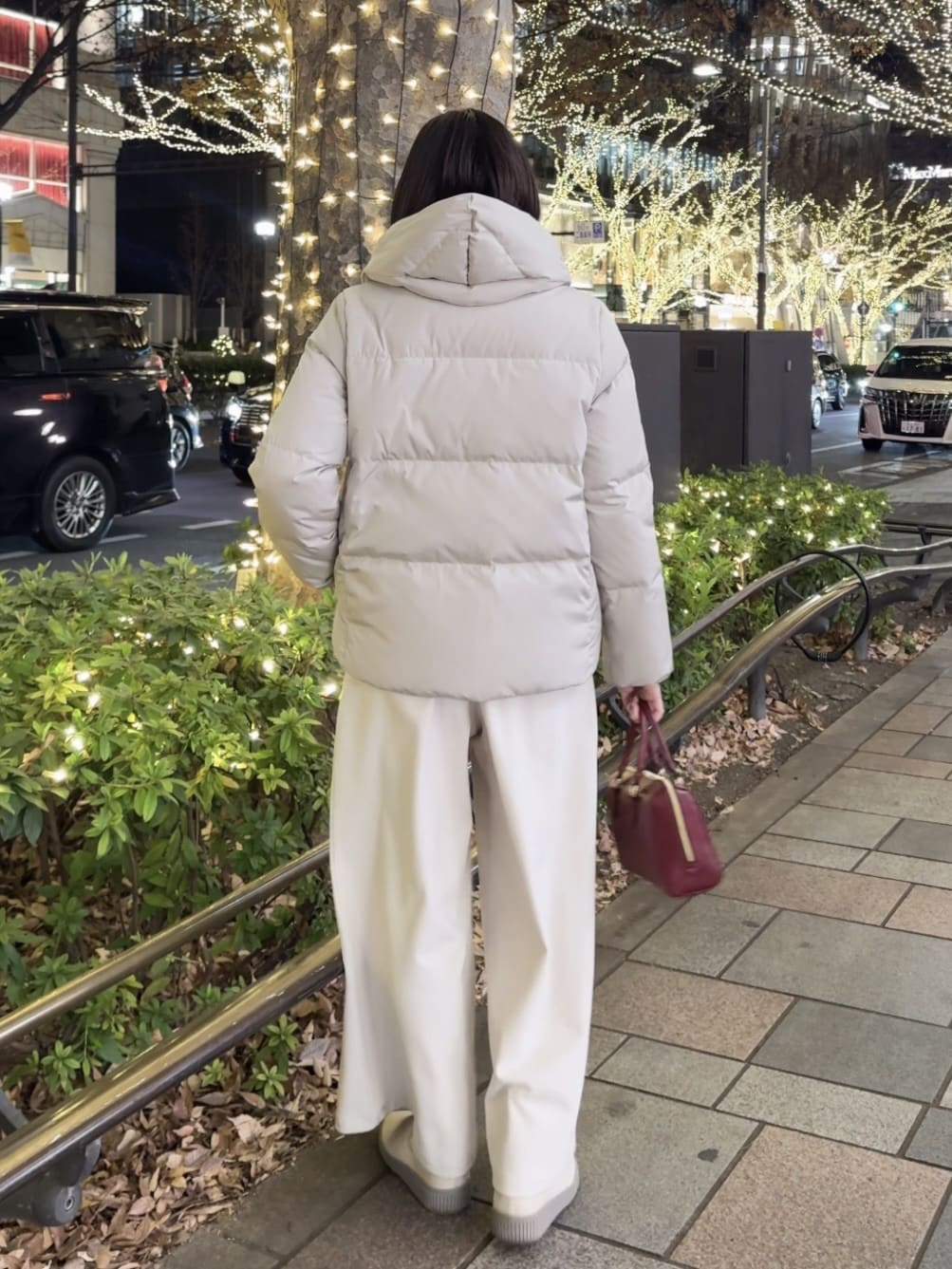 𝐜𝐡𝐢𝐤𝐚さんの「SHOO･LA･RUE｜【撥水/洗える】ショートフーディーダウン」を使ったコーディネート