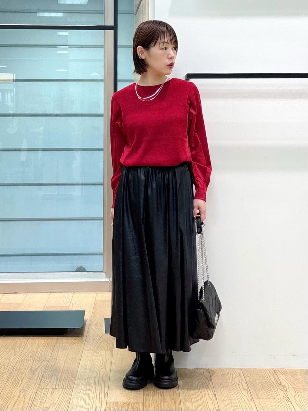 asamiさんの「INDIVI｜【洗える／選べる8色】トーンアップニット」を使ったコーディネート