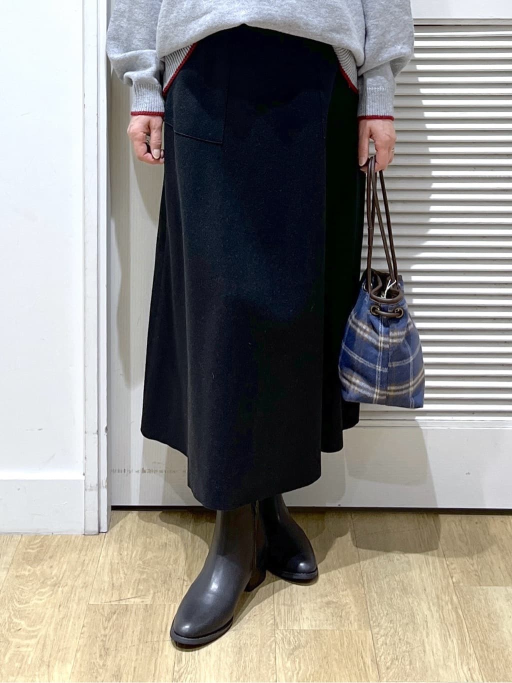 Miyazakiさんの「Dessin｜【洗える】ペイント風刺繍入り配色ラインニット」を使ったコーディネート