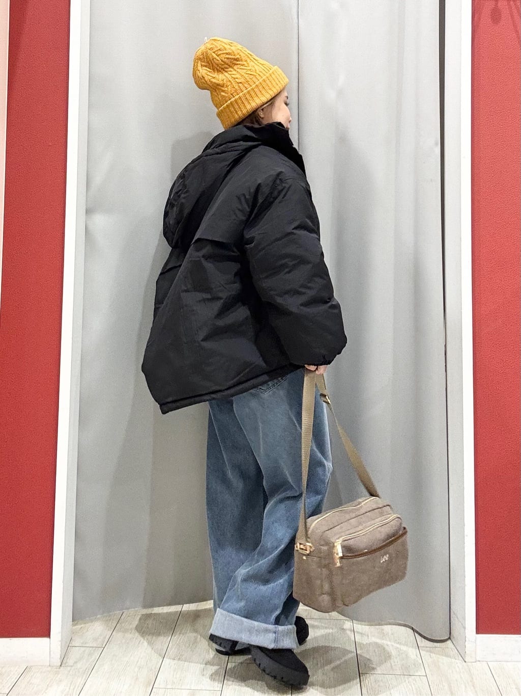 shioさんの「SHOO･LA･RUE｜【撥水/あったか】たっぷり着られる 中綿モンスターショートコート」を使ったコーディネート