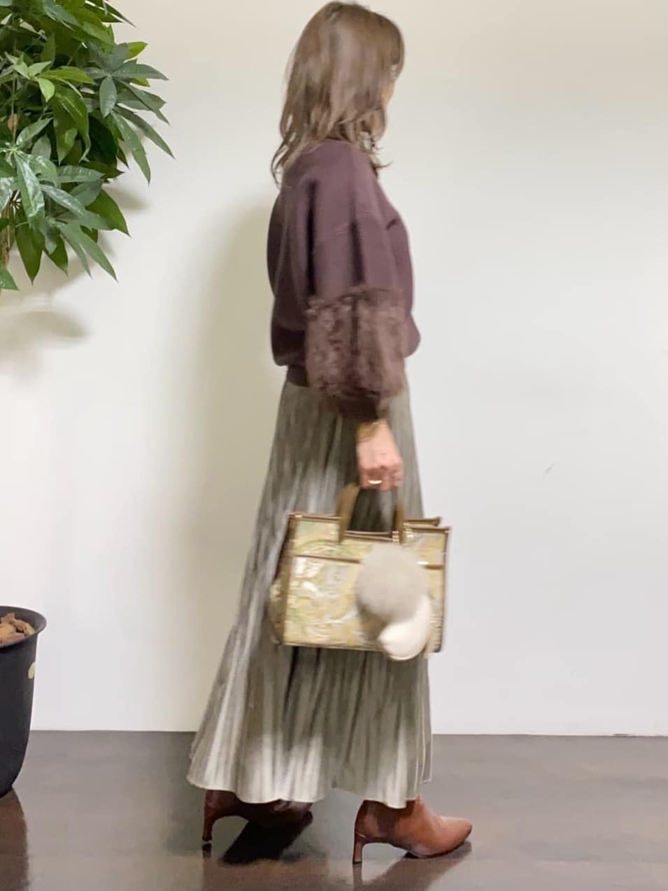 tomoさんの「UNTITLED｜【トレンド／ギフト】ファー＆ポーチチャーム」を使ったコーディネート