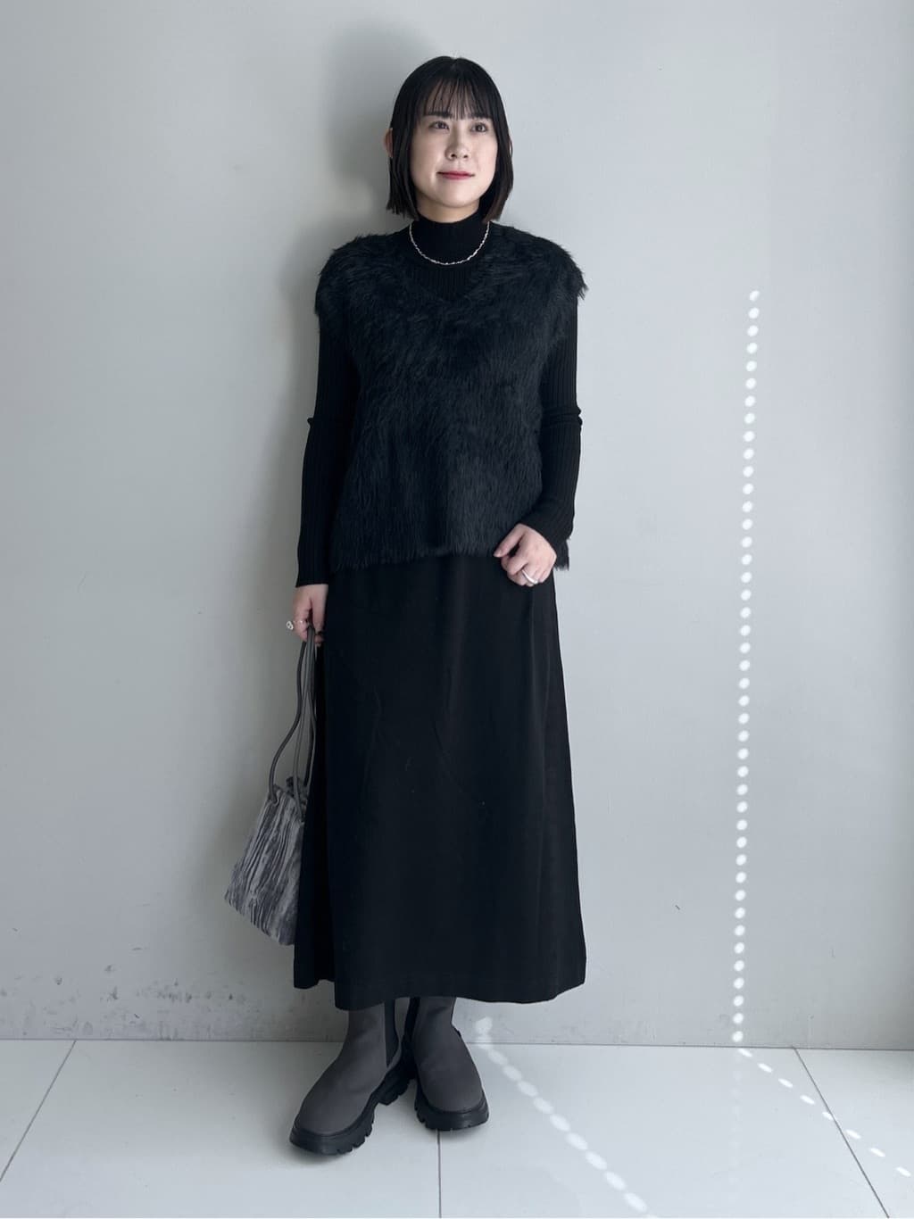 Hirokaさんの「Dessin｜【2点セット・洗える】シャギーベストニットワンピース」を使ったコーディネート