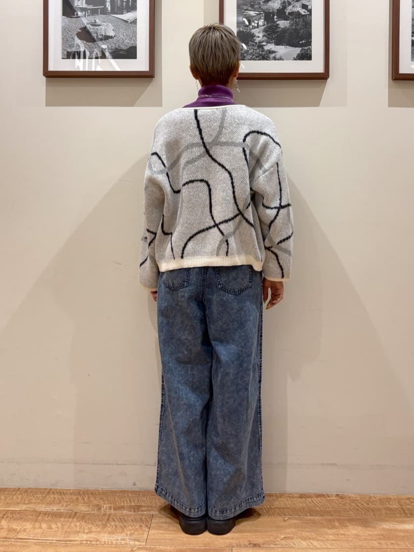 Ayumiさんの「SHOO･LA･RUE｜【S-LL】抜け感あるスタイルに ケミカルデニム イージーワイドパンツ」を使ったコーディネート