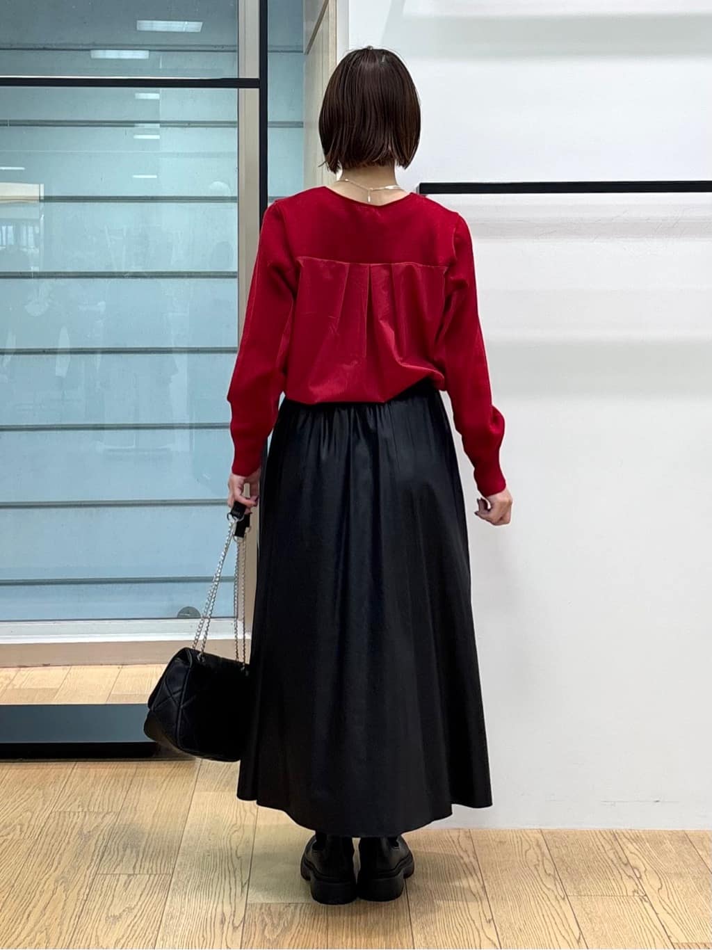 asamiさんの「INDIVI｜【洗える／選べる8色】トーンアップニット」を使ったコーディネート