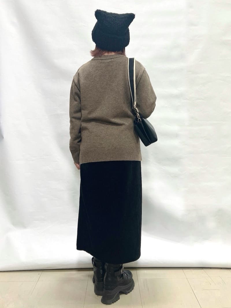 YUIさんの「SHOO･LA･RUE｜【S-LL/洗濯機可】ふわふわがやみつきになる柔らかさ スウェットライクロゴニット」を使ったコーディネート