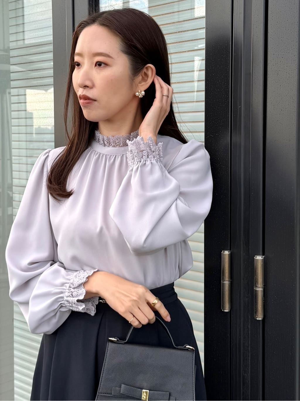 teiさんの「Couture brooch｜【2WAY・ハレの日・通勤】エンブロレースブラウス」を使ったコーディネート