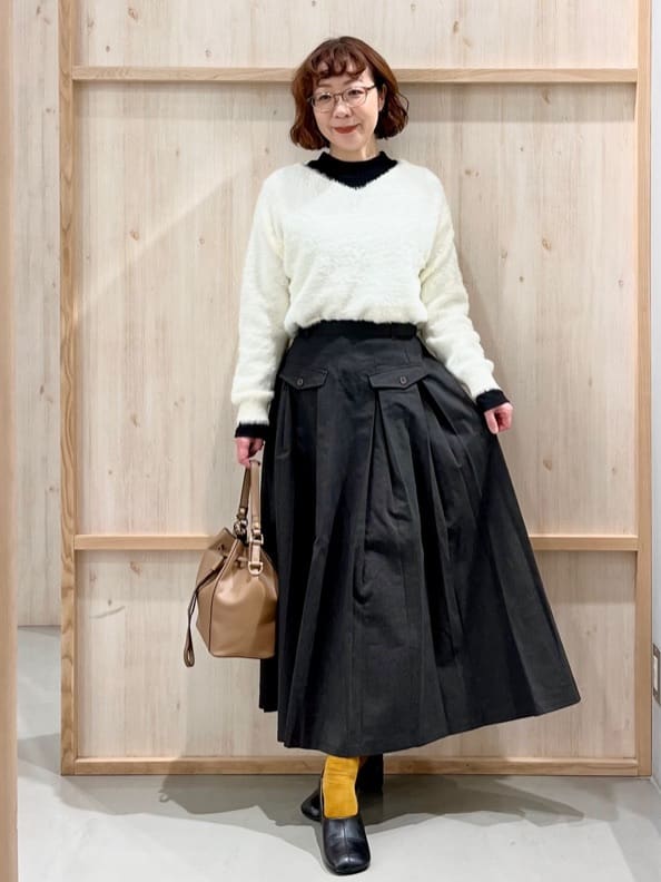 nakoさんの「THE SHOP TK｜【華やかで柔らか】ふわふわフェザーニット/洗える・前後2WAY」を使ったコーディネート