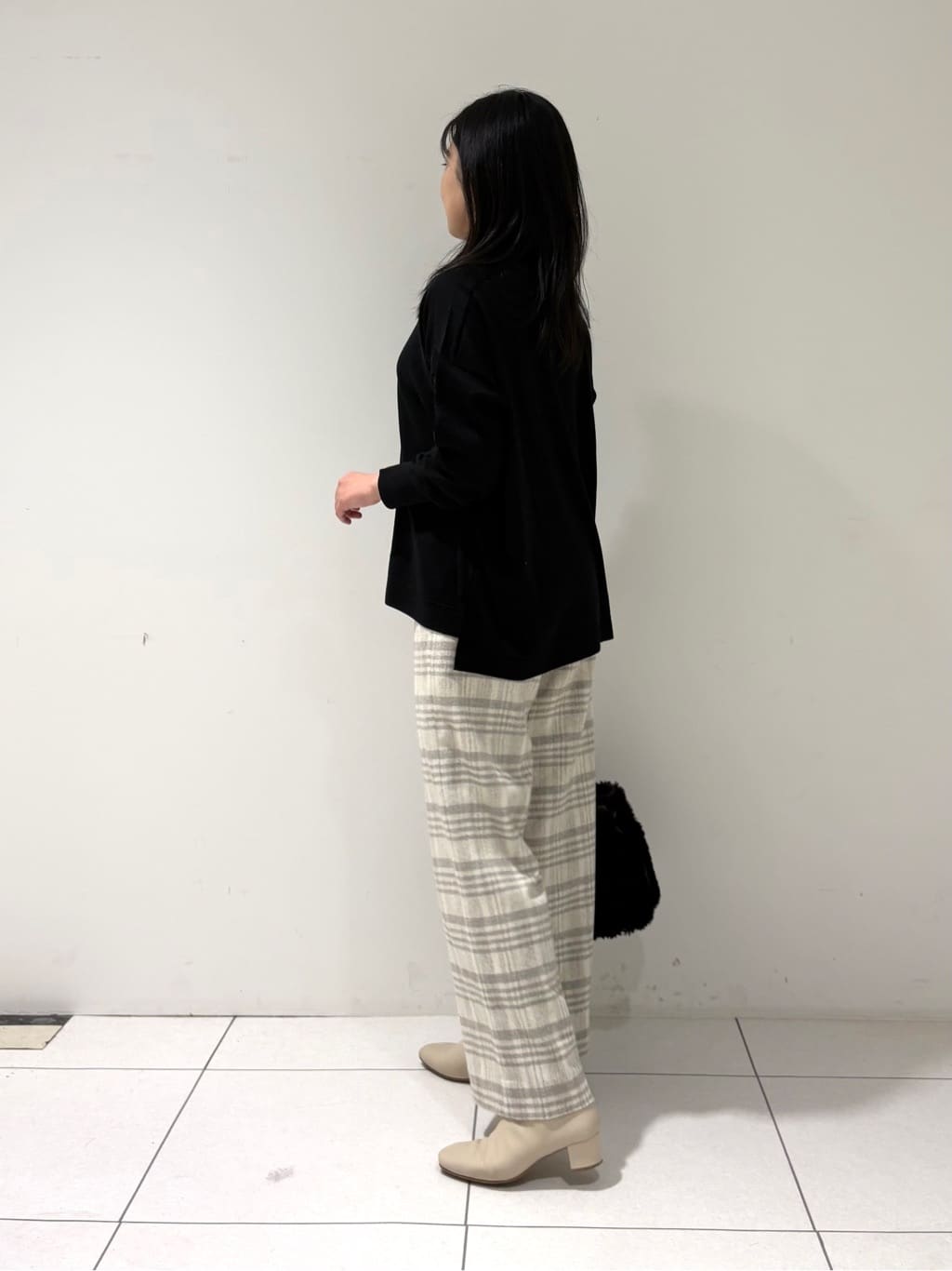 momokoさんの「INDIVI｜【洗える／毛玉になりにくい】エクストラファインウール ハイネックニット」を使ったコーディネート