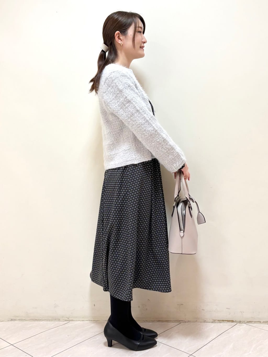 mikiさんの「Reflect｜【お食事会やお出かけに◎】ふんわりジャカード編みカーディガン」を使ったコーディネート