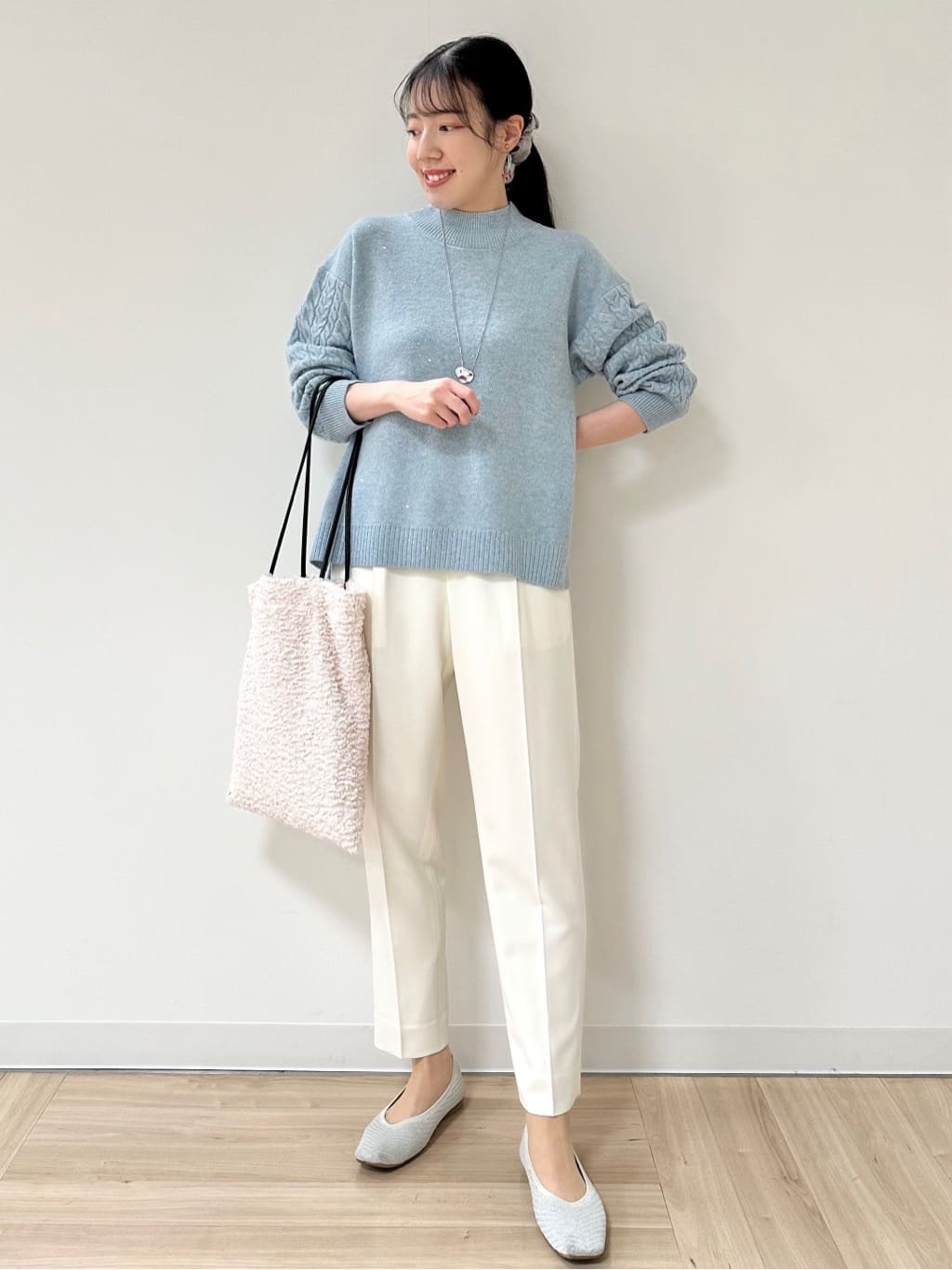 Momoさんの「Reflect｜【腰周りすっきり◎】センタープレス入りテーパードパンツ」を使ったコーディネート