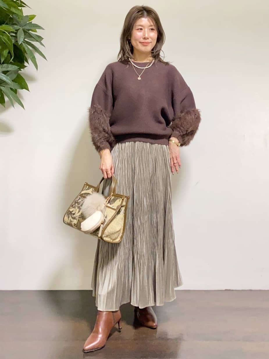 tomoさんの「UNTITLED｜【トレンド／ギフト】ファー＆ポーチチャーム」を使ったコーディネート