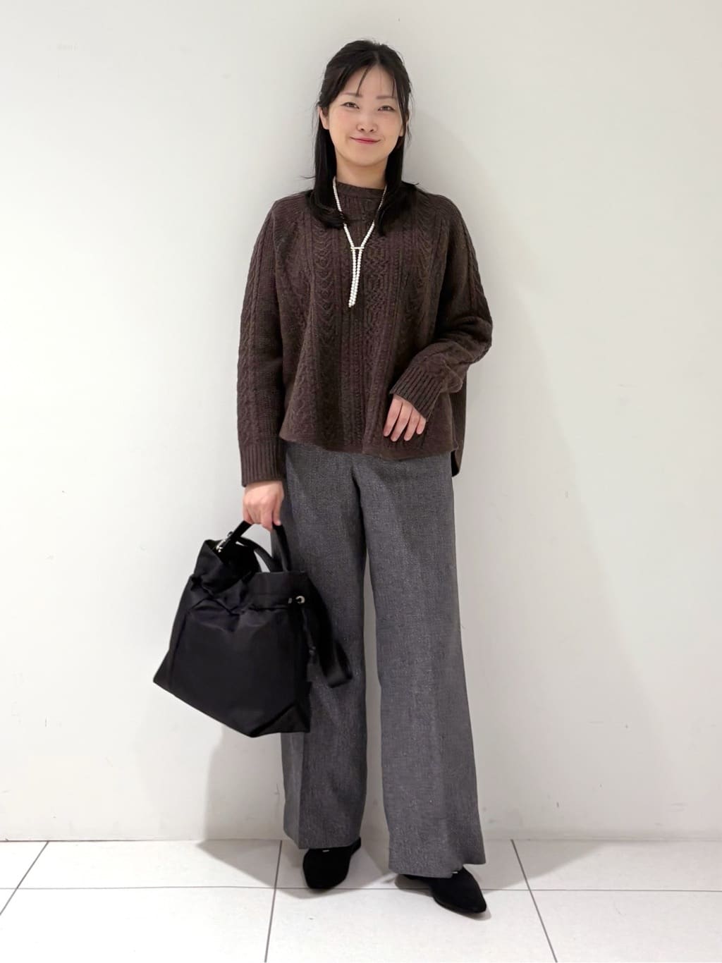 momokoさんの「INDIVI｜【洗える】ケーブルデザイン ラウンドヘムニット」を使ったコーディネート