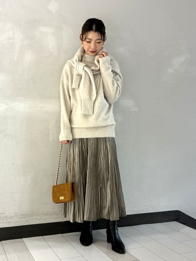 Rinさんの「UNTITLED｜【大人な品格/ふわふわニット】フォックスカシミヤ コクーンニット」を使ったコーディネート