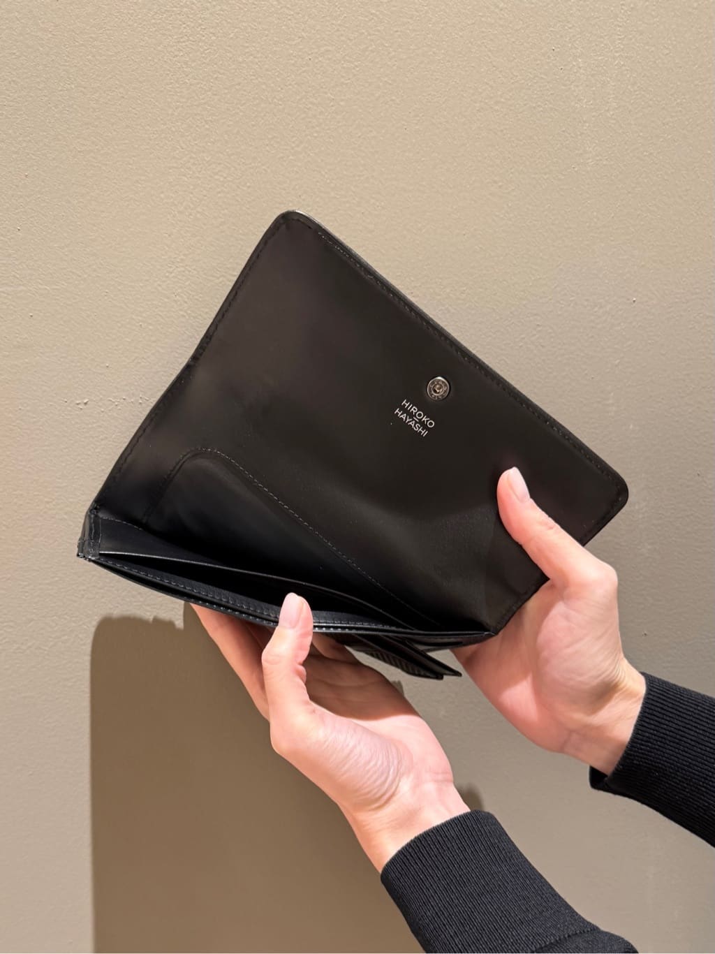 Kさんの「HIROKO HAYASHI｜PANIER（パニエ）薄型長財布」を使ったコーディネート