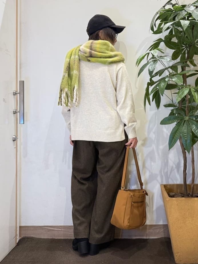 misakiさんの「SHOO･LA･RUE｜【洗濯機可/S-LL/あったか】ラフ過ぎない 大人のイージーワイドパンツ」を使ったコーディネート