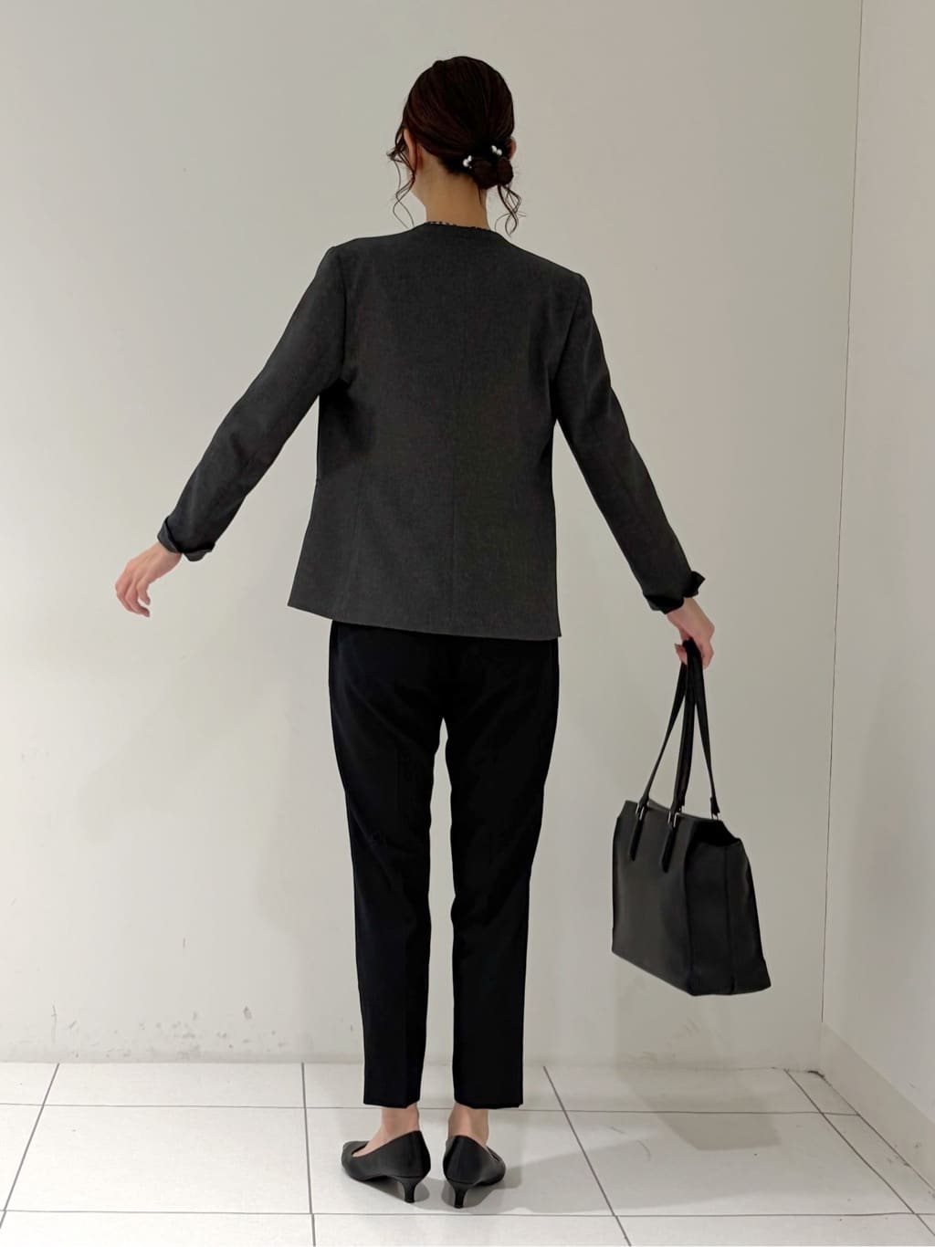 shioriさんの「INDIVI｜【洗える／通勤／スーツ】メランジストレッチ ノーカラージャケット」を使ったコーディネート
