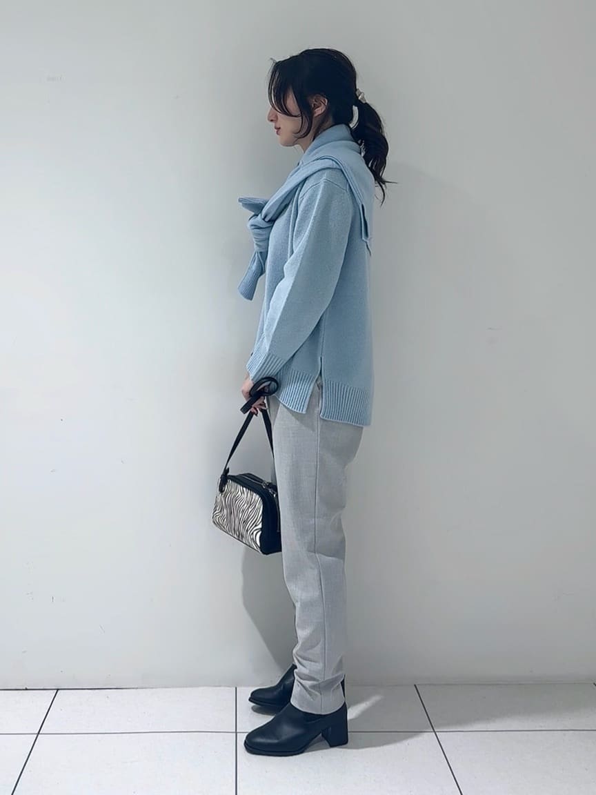 そんさんの「INDIVI｜【冬ニット人気NO．1！／カシミヤ混】ミドルゲージハイネックニット」を使ったコーディネート