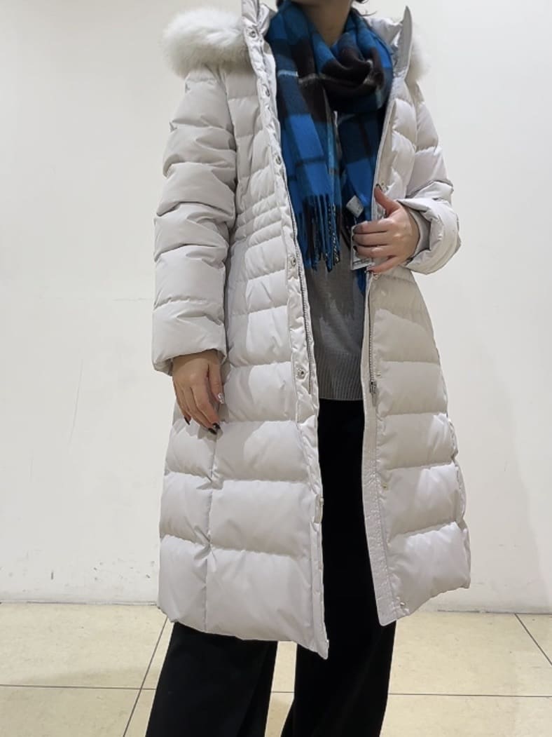 watanabeさんの「UNTITLED｜【はっ水機能/フード取り外し可/防寒】ロングダウンコート」を使ったコーディネート