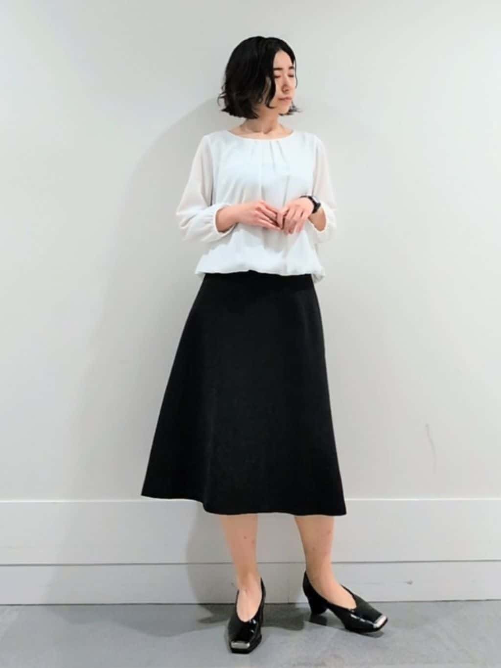ミズタさんの「UNTITLED｜【透けにくい/ウエストイン見え】タックブラウス」を使ったコーディネート