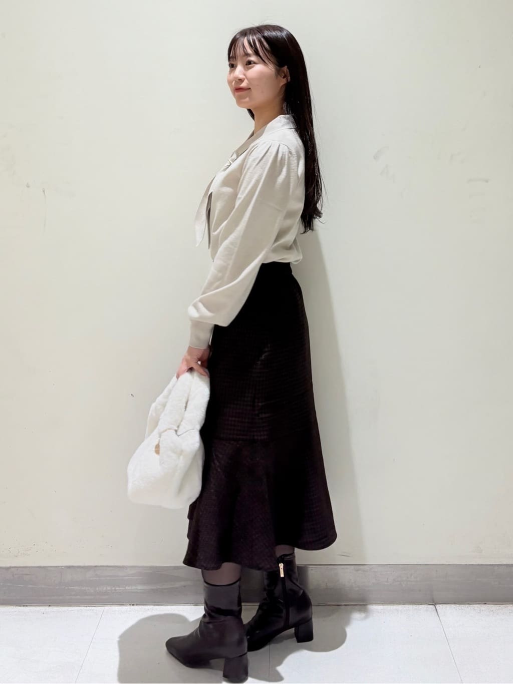 きみさんの「OPAQUE.CLIP｜ゴールドパーツ付きボウタイニット【洗濯機OK】《10col／XS～LL》」を使ったコーディネート