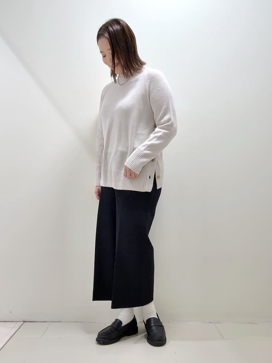 YUIさんの「UNTITLED｜【重ね着もおすすめ/洗える】ウールカシミヤ クルーネックニット」を使ったコーディネート