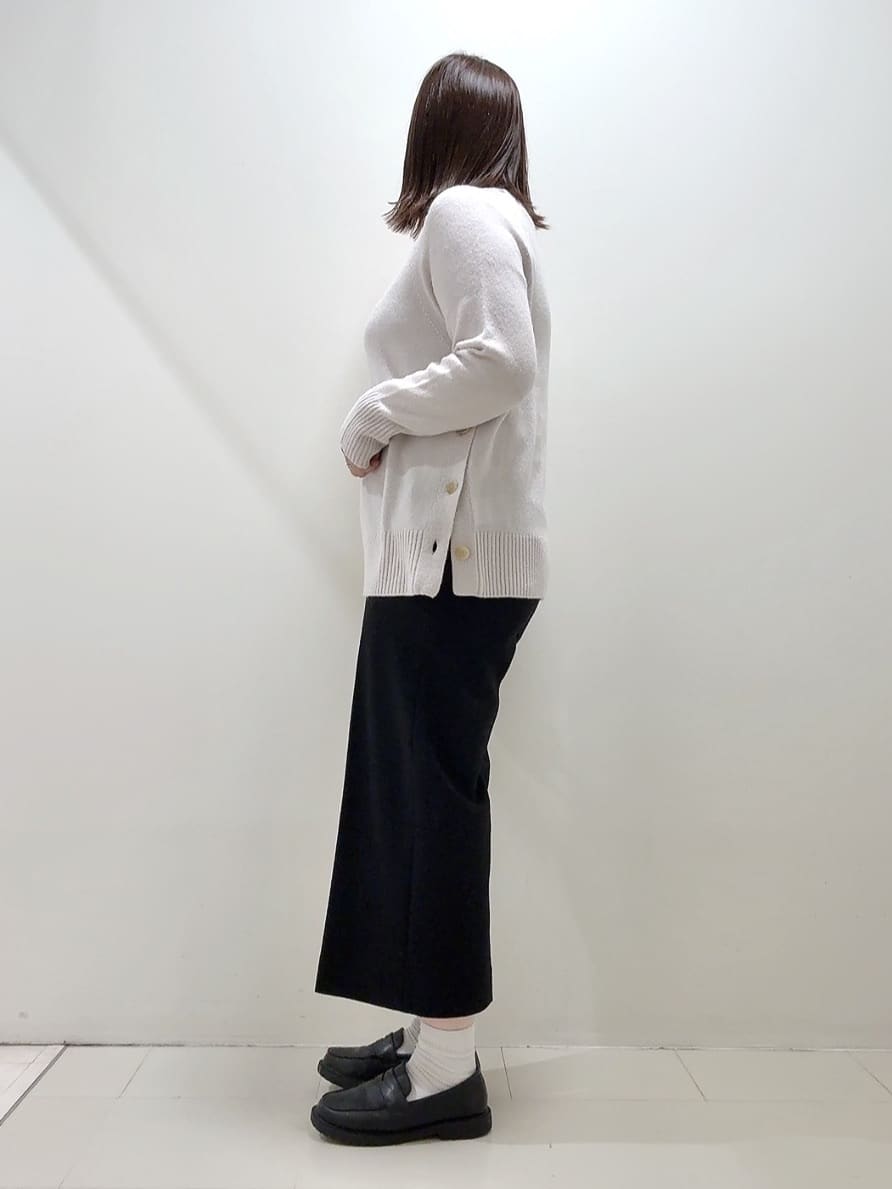YUIさんの「UNTITLED｜【重ね着もおすすめ/洗える】ウールカシミヤ クルーネックニット」を使ったコーディネート