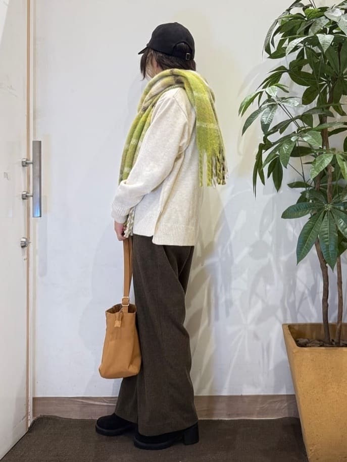 misakiさんの「SHOO･LA･RUE｜【洗濯機可/S-LL/あったか】ラフ過ぎない 大人のイージーワイドパンツ」を使ったコーディネート