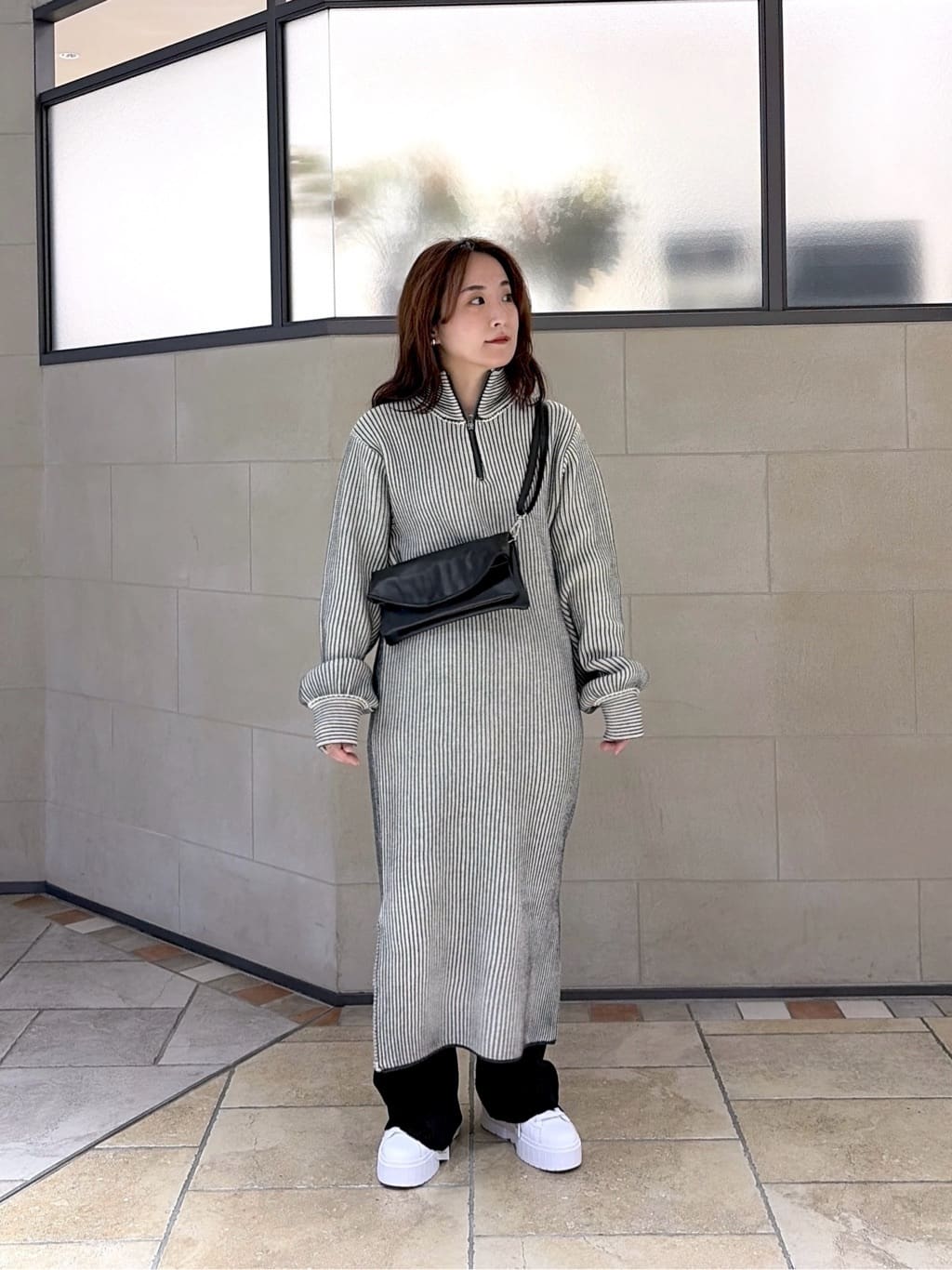 よねさんの「INDIVI｜スタンドネックニットワンピース」を使ったコーディネート