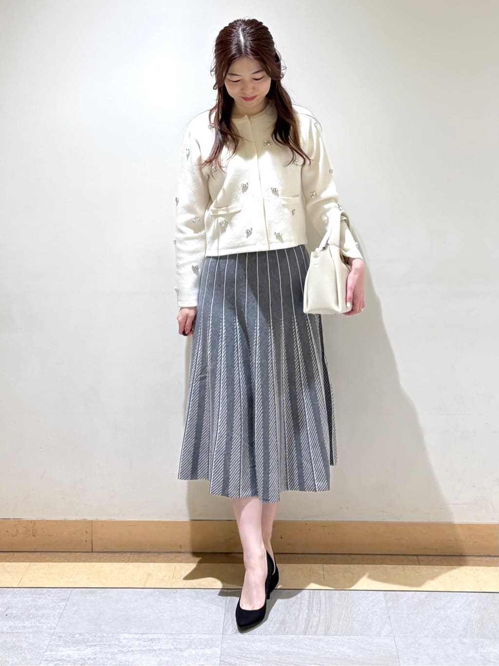 sakiさんの「COUP DE CHANCE｜【手洗い可】ニットプリーツフレアスカート」を使ったコーディネート