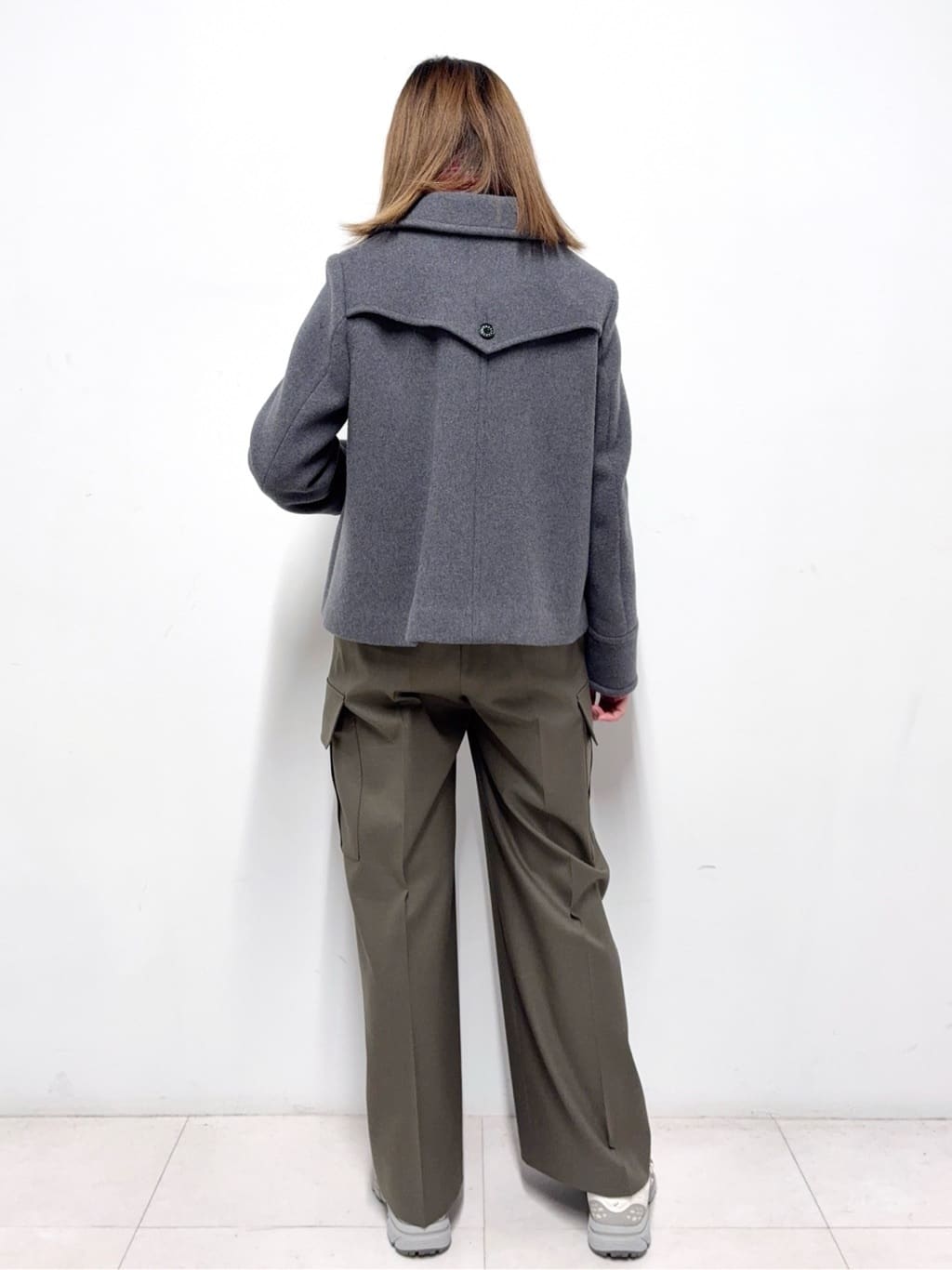 Nishijimaさんの「DRESSTERIOR｜フランネルチェック ダウンマフラー」を使ったコーディネート