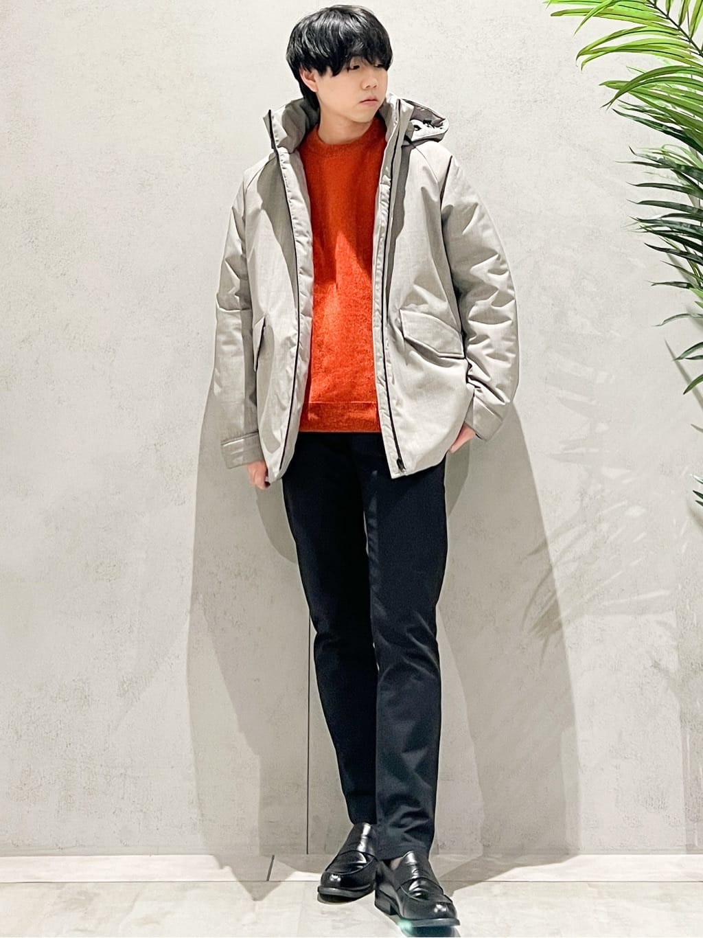 SHI-MAさんの「THE SHOP TK｜【軽くて、暖かい】SORONA／ソロナ 中綿ブルゾン 防風/軽量/洗濯機OK/フード脱着可」を使ったコーディネート