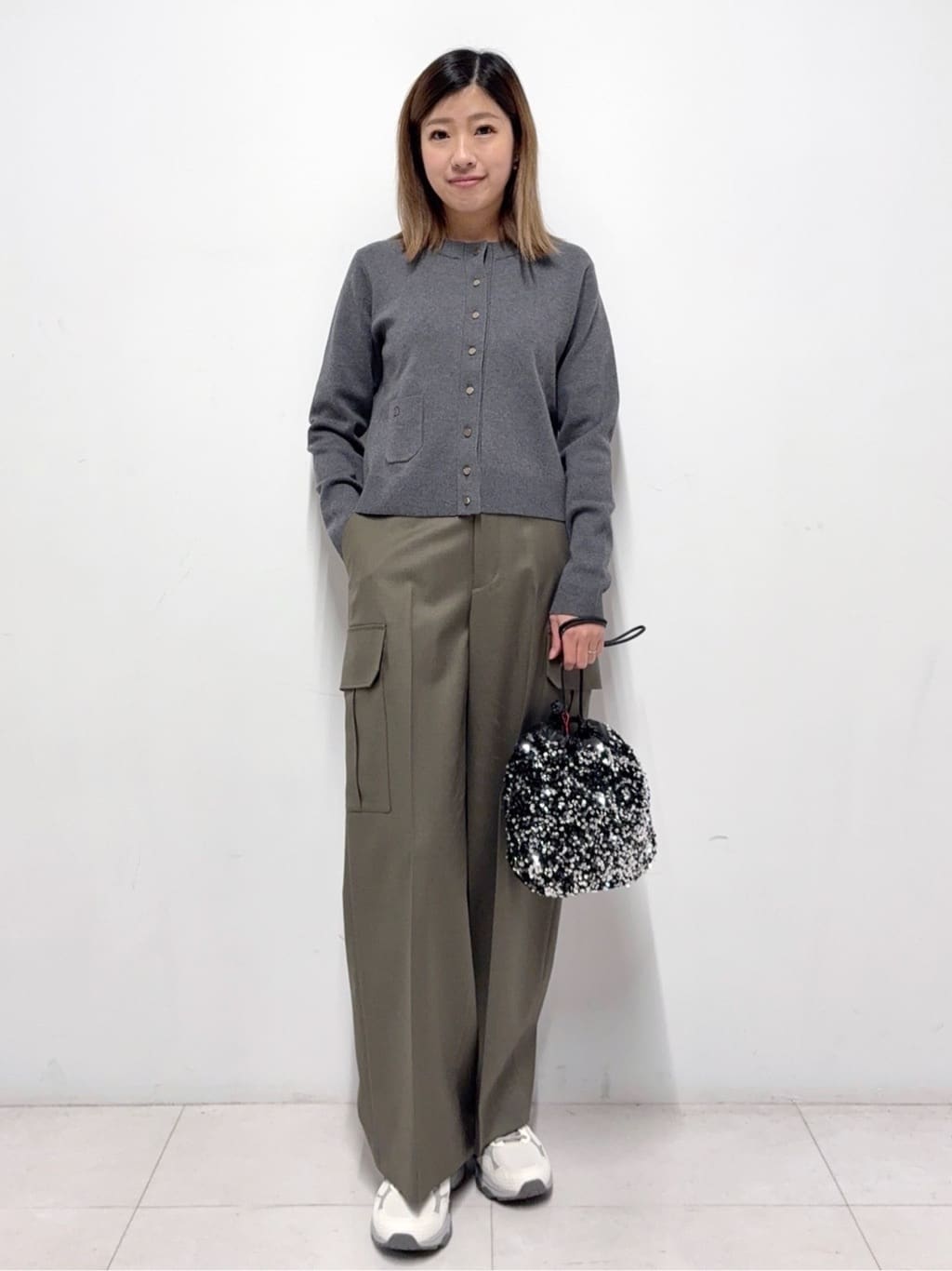 Nishijimaさんの「DRESSTERIOR｜スパンコール2WAY巾着バッグ」を使ったコーディネート