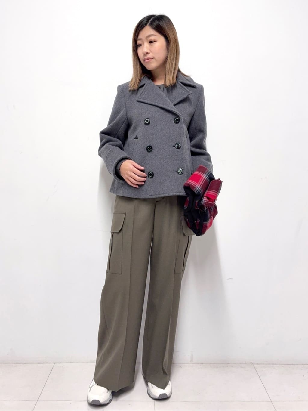 Nishijimaさんの「DRESSTERIOR｜フランネルチェック ダウンマフラー」を使ったコーディネート