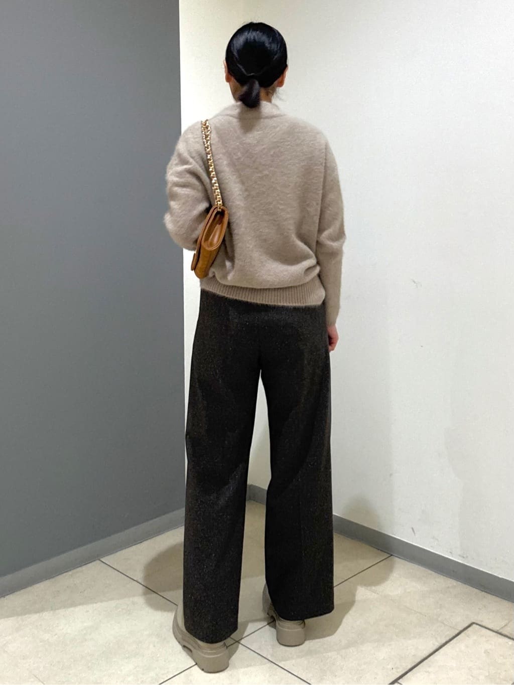 Itoさんの「UNTITLED｜【大人な品格/ふわふわニット】フォックスカシミヤ コクーンニット」を使ったコーディネート