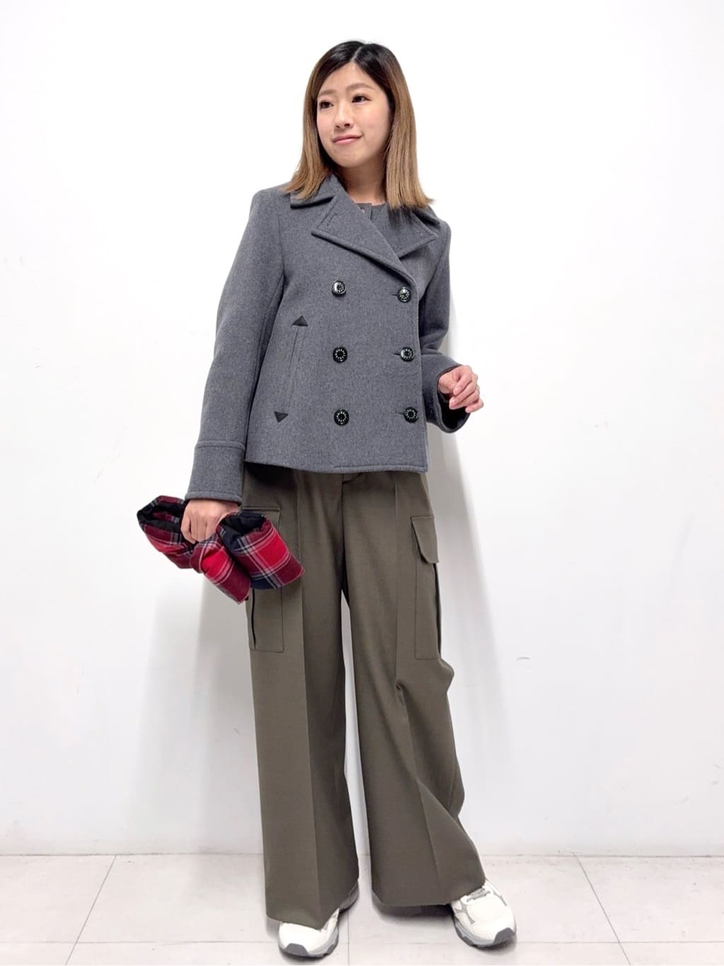 Nishijimaさんの「DRESSTERIOR｜フランネルチェック ダウンマフラー」を使ったコーディネート