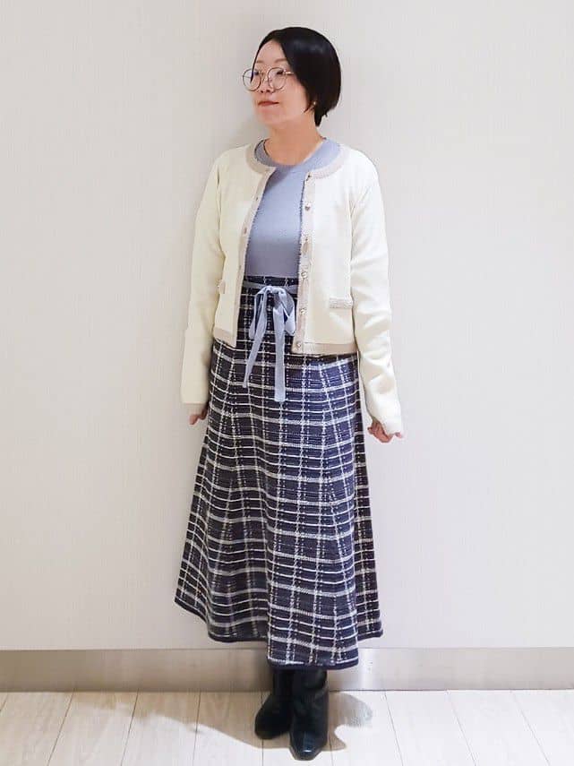 KaHoさんの「index｜フェザーバイカラークルーネックカーディガン【洗濯機OK】」を使ったコーディネート