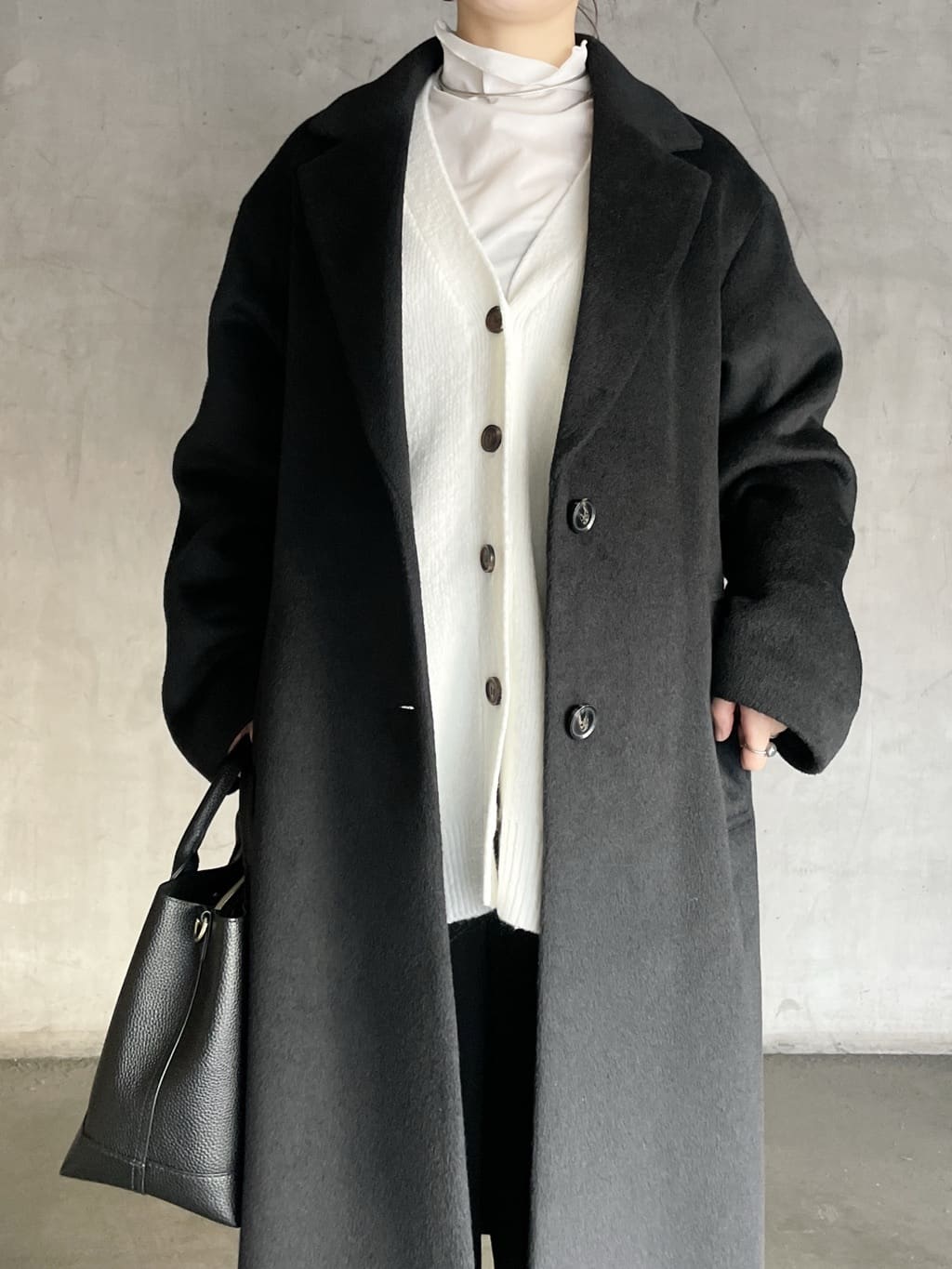 tomokoさんの「OPAQUE.CLIP｜カシミヤブレンドウールチェスターコート」を使ったコーディネート