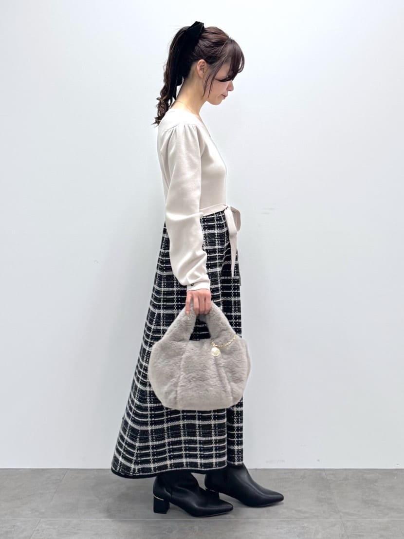kozuさんの「index｜チェックラメジャカードニットワンピース」を使ったコーディネート