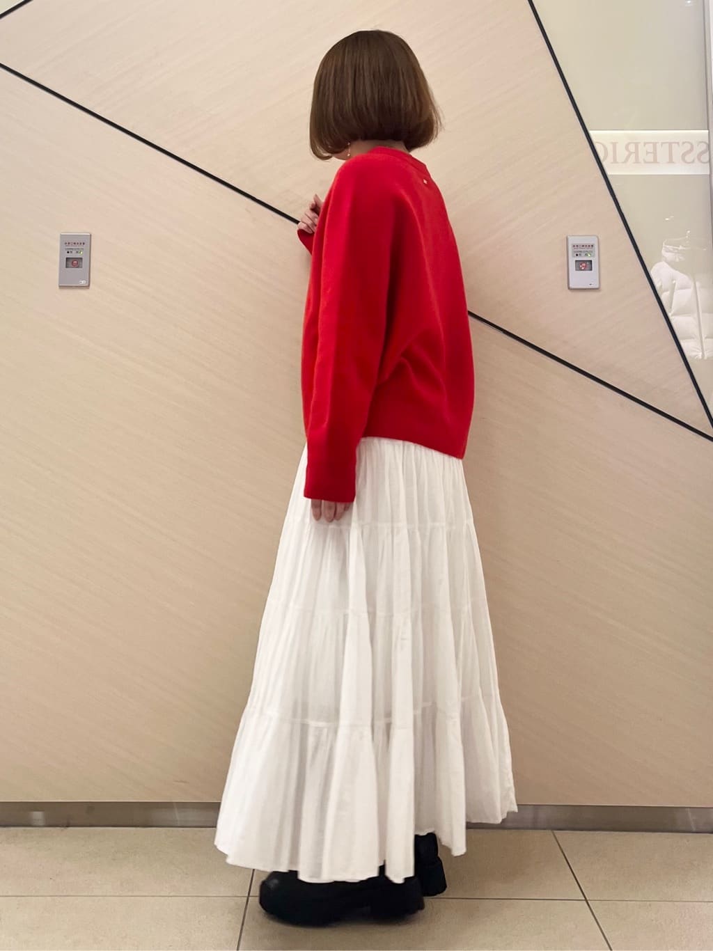 yahataさんの「DRESSTERIOR｜◆コンパクトフェイクファーバッグ」を使ったコーディネート