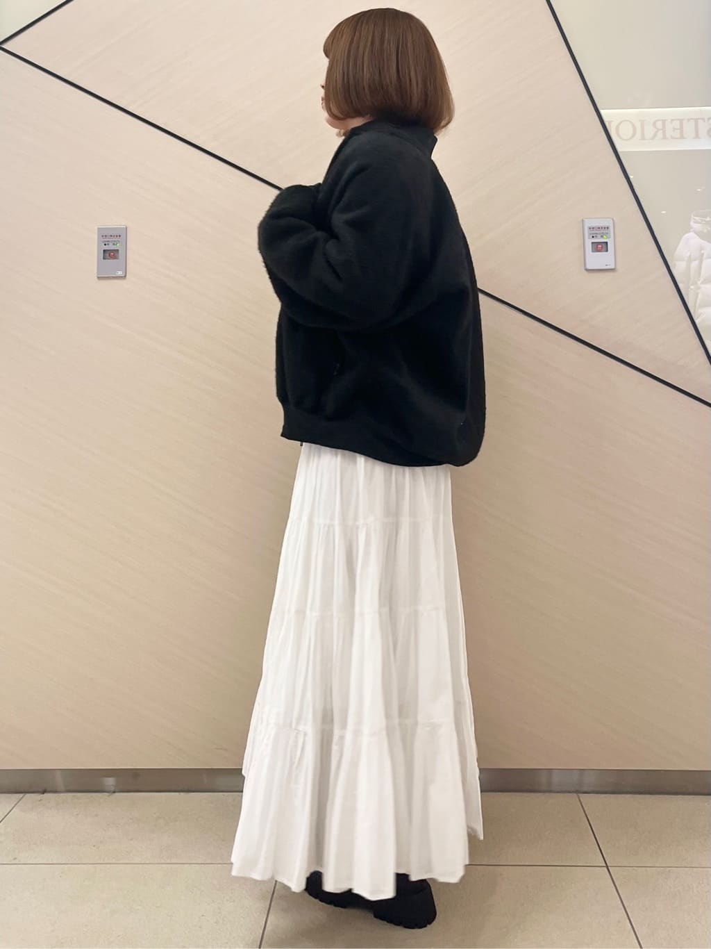 yahataさんの「DRESSTERIOR｜◆コンパクトフェイクファーバッグ」を使ったコーディネート