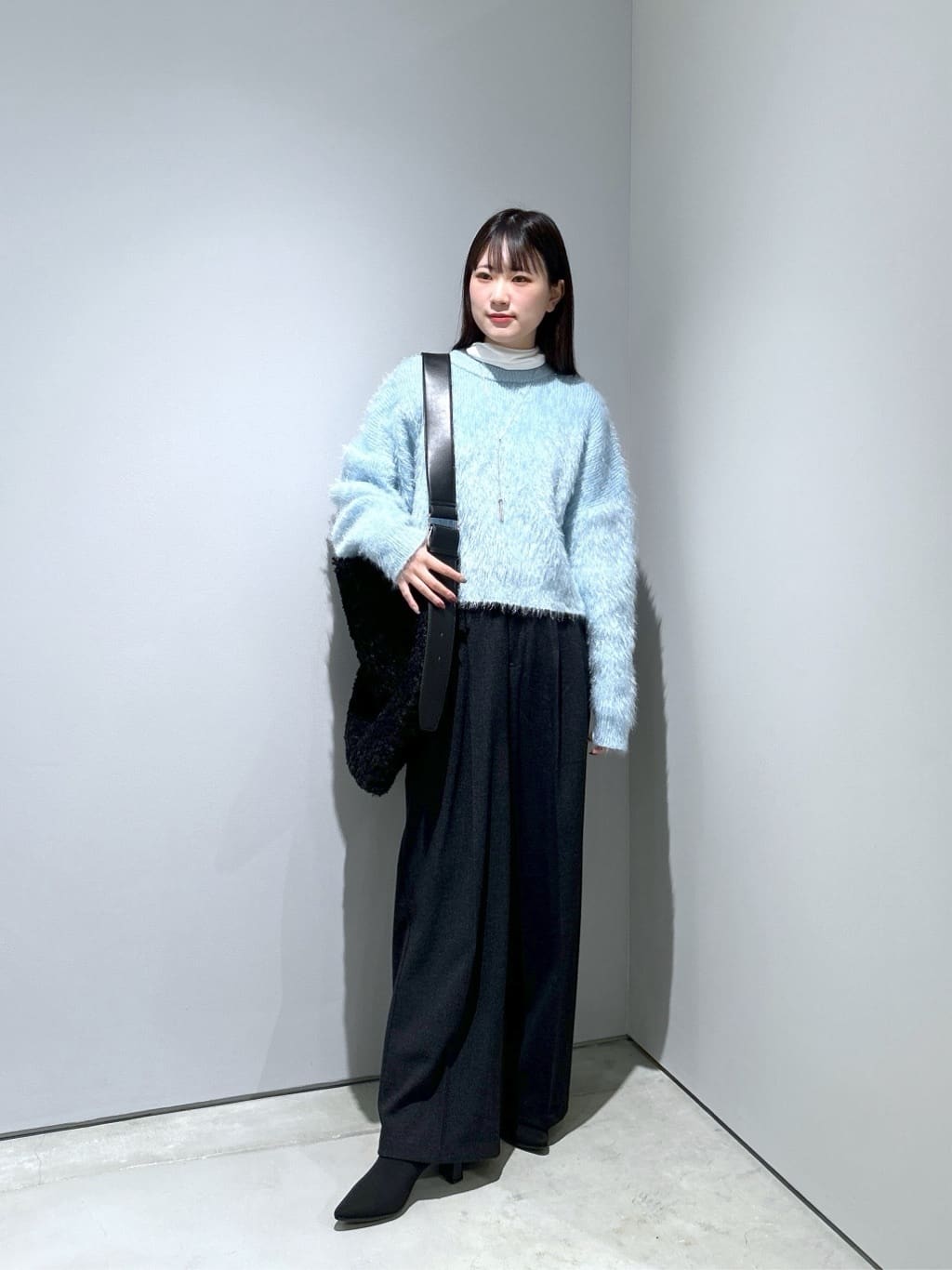 Renoさんの「INDIVI｜シグネチャータートルシアーロンT」を使ったコーディネート