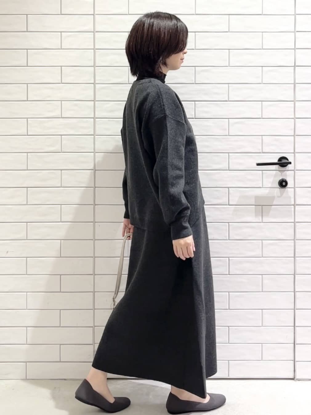 しおりさんの「OPAQUE.CLIP｜サイド編地切替ニットトップス／セットアップ対応【洗濯機OK】」を使ったコーディネート